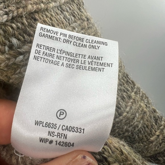 Woolrich 100% lambswool sweater cardigan size M - Picture 8 of 9